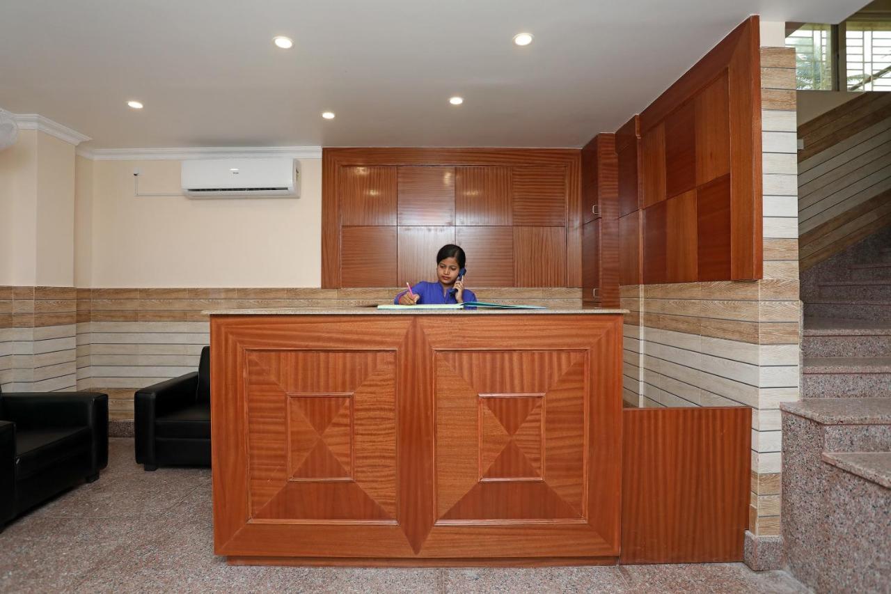 Oyo 13528 Kumud Plaza Ξενοδοχείο Μπουμπάνεσβαρ Εξωτερικό φωτογραφία